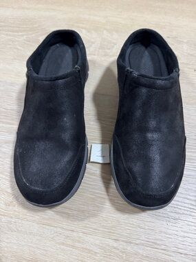 Skechers Women's Black Slip-On Suede Loafers
